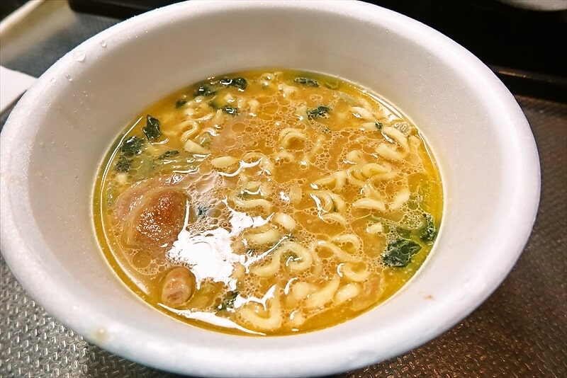 『明星食品 別格麺神（めがみ）横浜家系豚骨醤油』カップ麺11