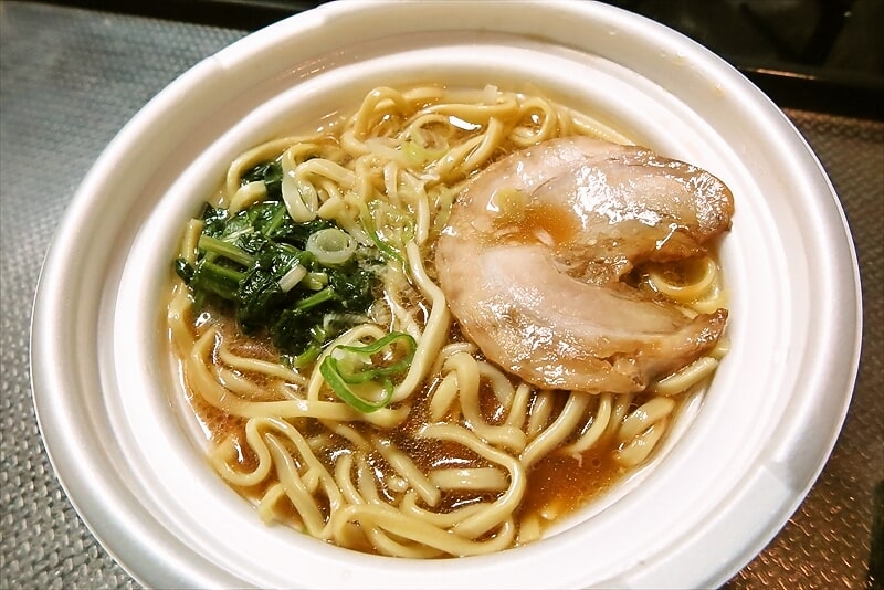 『セブンイレブン』横浜家系ラーメン濃厚醤油豚骨味（冷蔵ラーメン）10