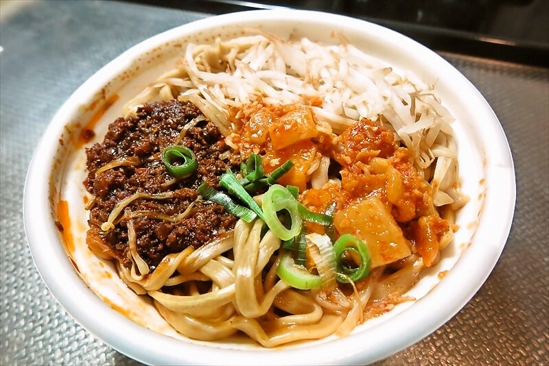 『セブンイレブン とみ田監修 ウマ辛豚ラーメン（冷蔵ラーメン）』6