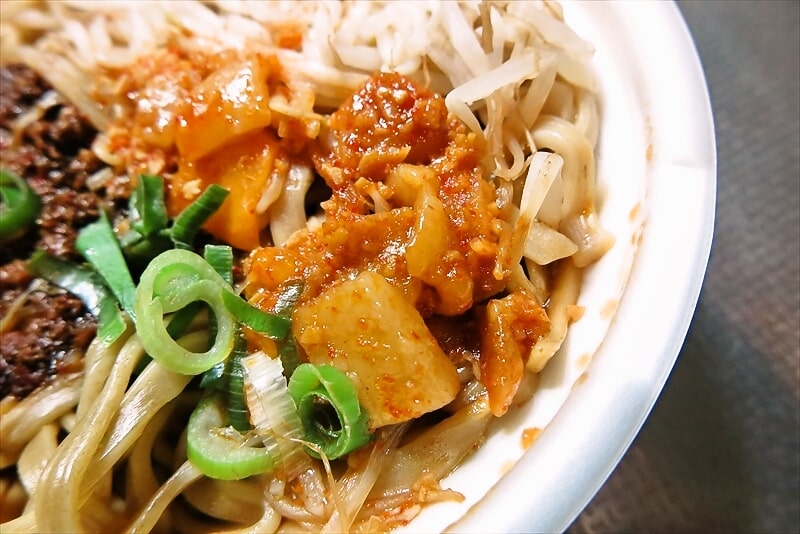 『セブンイレブン とみ田監修 ウマ辛豚ラーメン（冷蔵ラーメン）』9