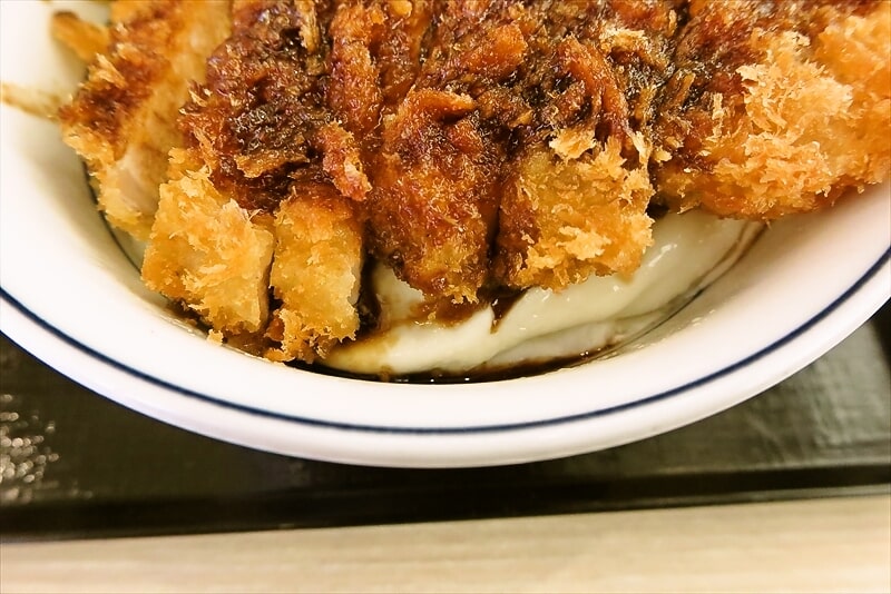 『かつや』ど真ん中ベーコンエッグソースカツ丼10