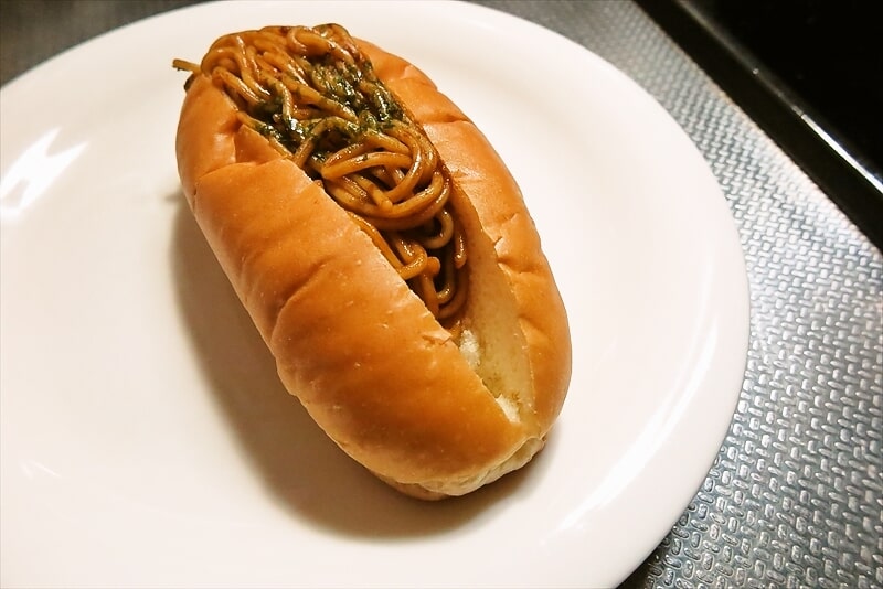 『ローソン』こだわりの焼きそばパン6