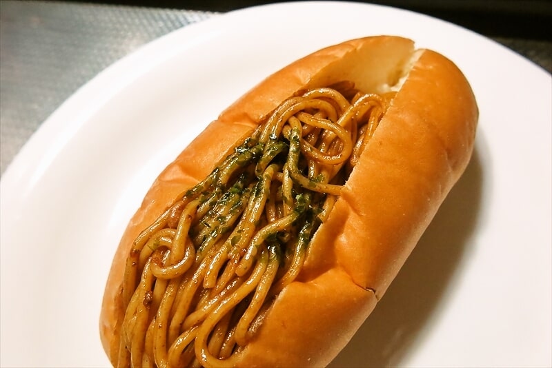 『ローソン』こだわりの焼きそばパン8