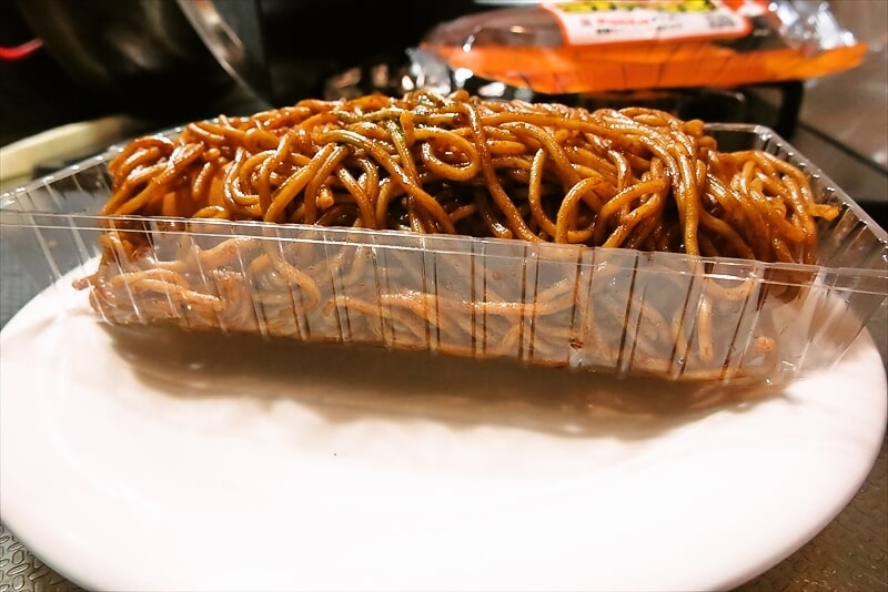 『ローソン』メガ焼きそばパン4