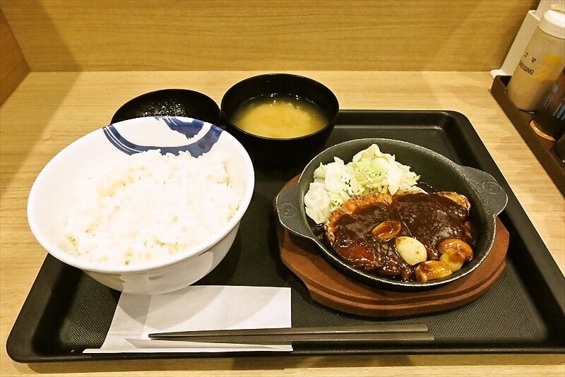 『とんかつ 松のや』にんにく醤油のフライドステーキ定食2