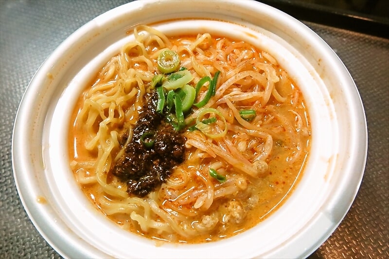 『セブンイレブン』飯田商店監修スパイス香る担々麺11