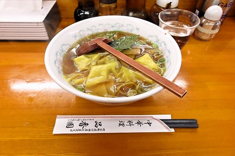 町田市『中華料理 品香園（ひんこうえん）』ワンタンメン1