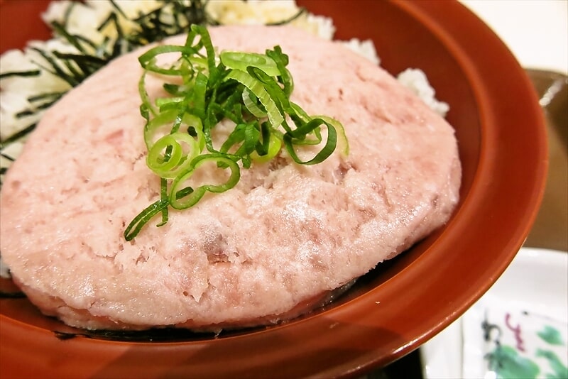 『すき家』まぐろたたき丼（フリスビー丼）4