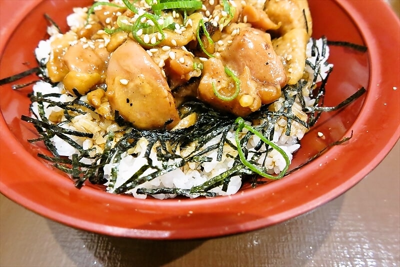 『すき家 淵野辺店』炭火やきとり丼（焼鳥丼）3