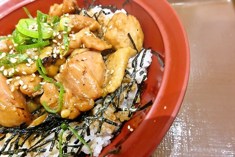 『すき家 淵野辺店』炭火やきとり丼（焼鳥丼）4