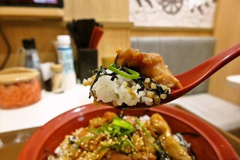 『すき家 淵野辺店』炭火やきとり丼（焼鳥丼）10