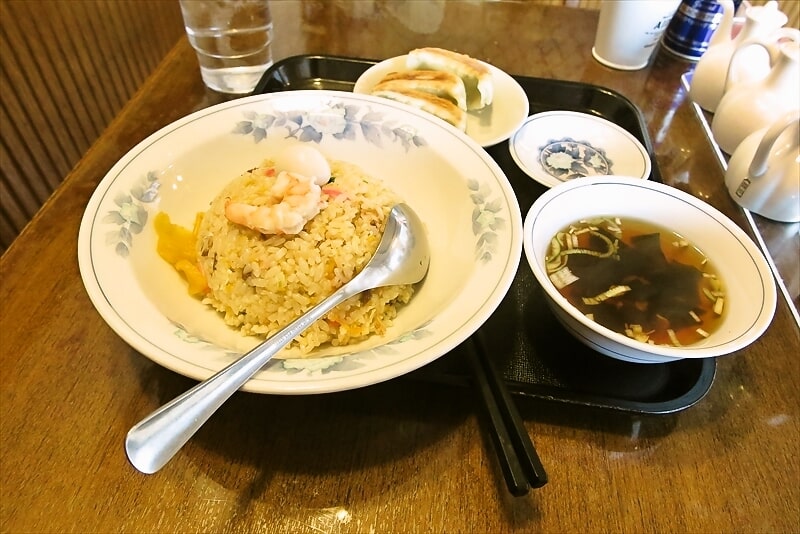 町田市山崎団地名店街『中華料理 万寿園（まんじゅえん）』チャーハン＆半餃子1