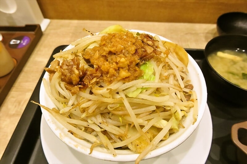 2025年『松屋 橋本店』インスパイア系松郎牛めしニンニク野菜マシ大盛り4