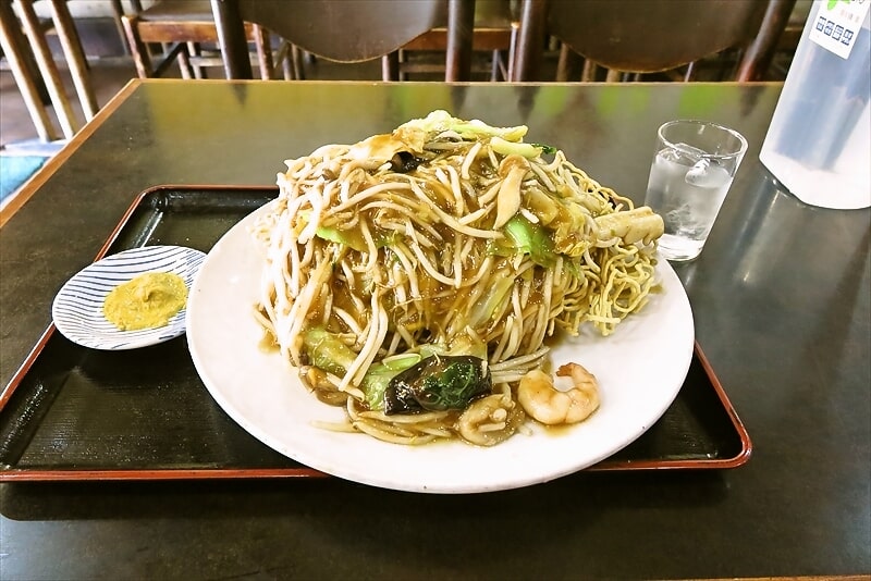 町田市『中華小皿料理 長城飯店』超特大かた焼きそば1