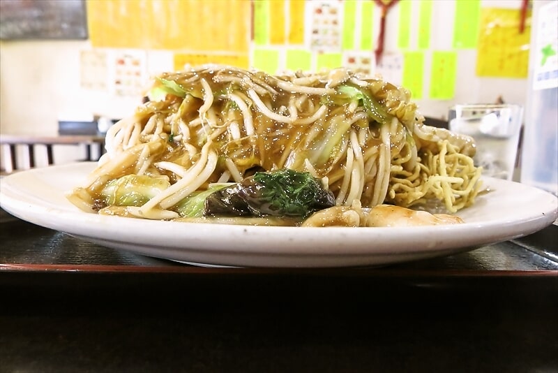 町田市『中華小皿料理 長城飯店』超特大かた焼きそば3