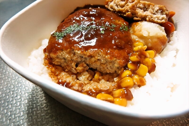 『セブンイレブン』ハンバーグ丼デミグラスソース弁当16