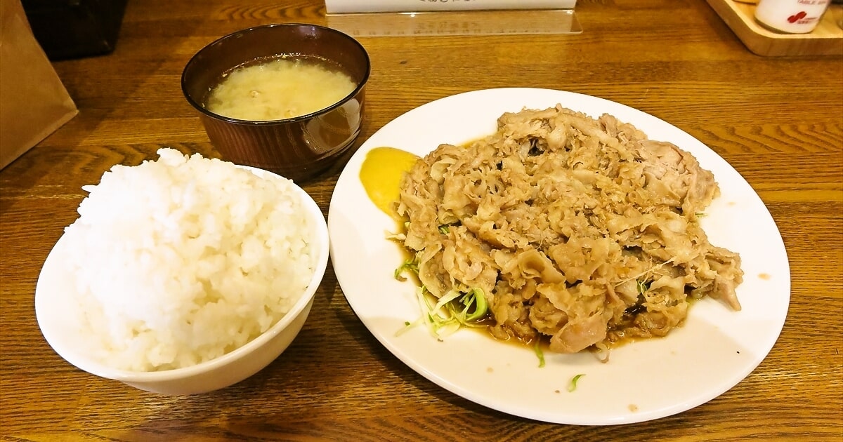 町田駅『とんかつ朱鞠』しょうが焼肉増定食ライス大盛りサムネイル