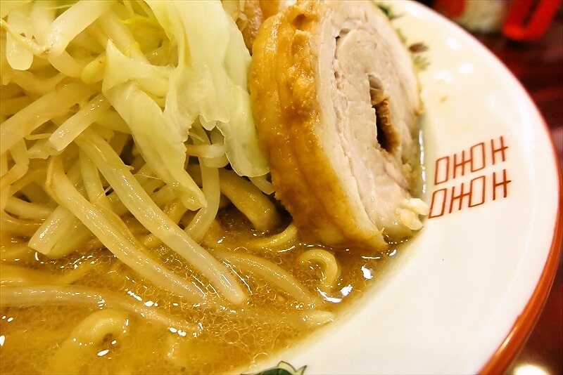 町田駅『極太麺 ぶっ豚（ぶっとん）町田店』大ラーメン11