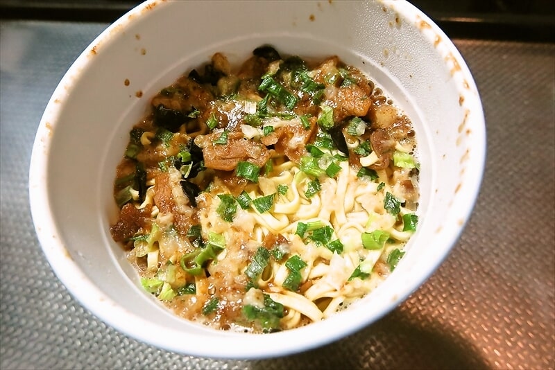 『ファミリーマート』マルちゃん うまいヨゆうちゃんラーメン どっ豚骨カップ麺9