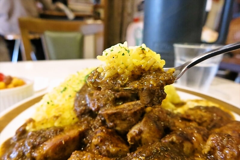 相模原市『カレーの店 マボロシ』ポークカレー大盛り9