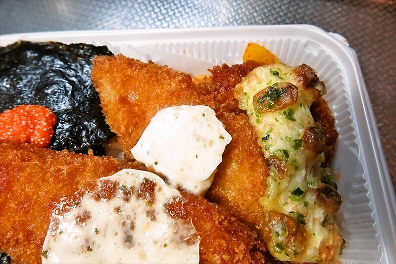 『セブンイレブン』お値段そのまま！増量祭 おかかたっぷり 明太のり弁当10