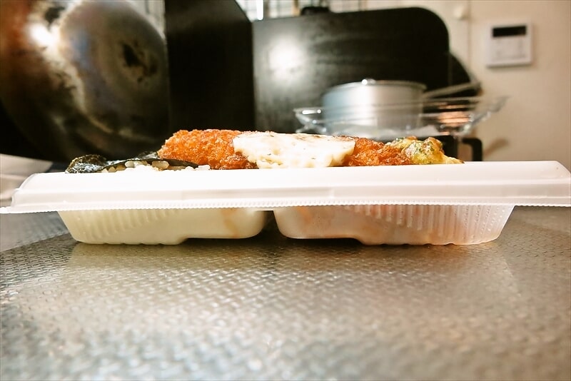 『セブンイレブン』お値段そのまま！増量祭 おかかたっぷり 明太のり弁当14