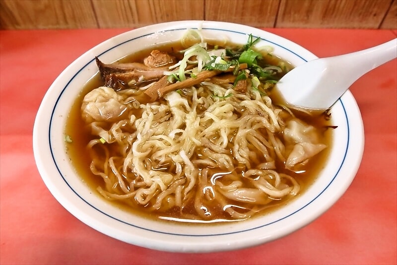 2025年 静岡県熱海市『ラーメン 中華 王ちゃん』ワンタンメン1