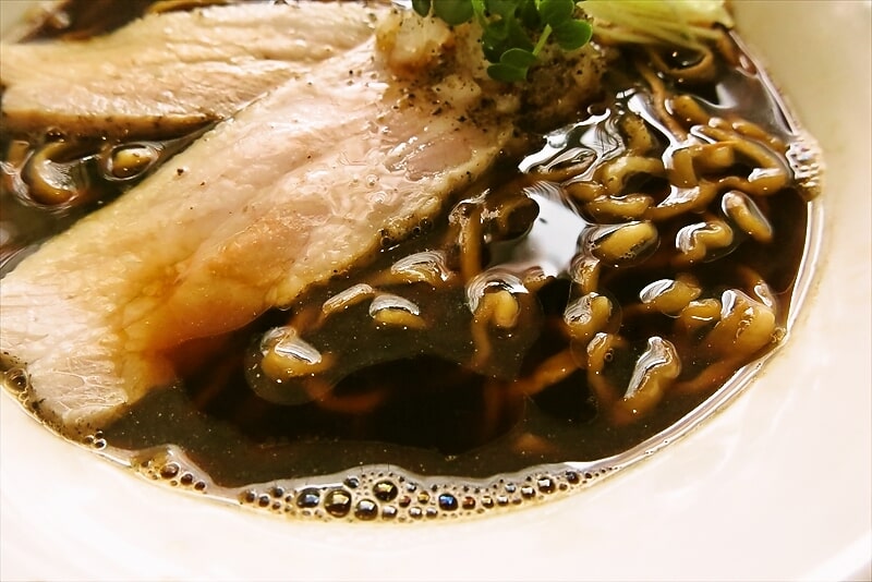 2025年相模原市城山『中華そば安至（やすし）』漆黒ラーメン3
