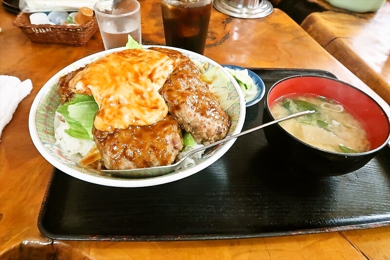 群馬県伊勢崎市『赤城食堂』特盛ハンバーグ丼1