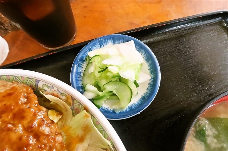 群馬県伊勢崎市『赤城食堂』特盛ハンバーグ丼2