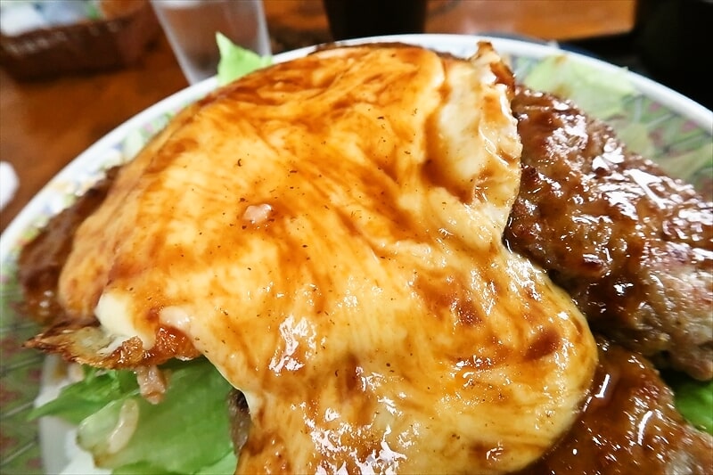 群馬県伊勢崎市『赤城食堂』特盛ハンバーグ丼12