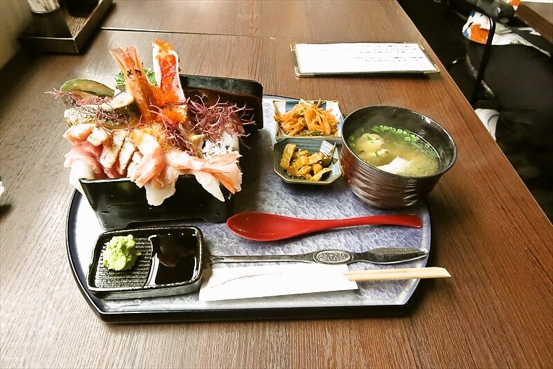 町田市『和ダイニング知龍（ちりゅう）』まんぷく定食海鮮重2