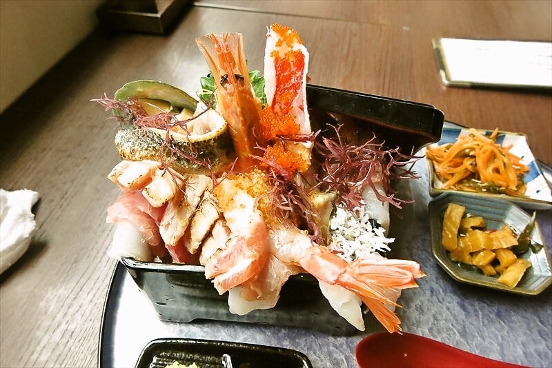 町田市『和ダイニング知龍（ちりゅう）』まんぷく定食海鮮重1