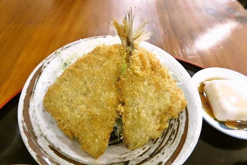 相模原市淵野辺『呑み喰い処 まさ』アジフライ定食6