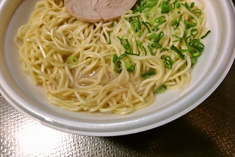 2025年『ローソン』天下一品こってりラーメン8