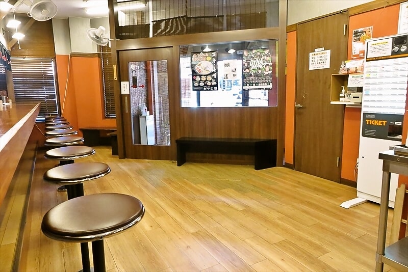 相模原市『北海道らーめん おやじ本店』カウンター席