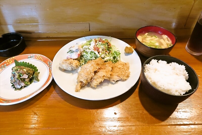 町田駅『居酒屋 田むら』アジフライ定食&アジのなめろう1