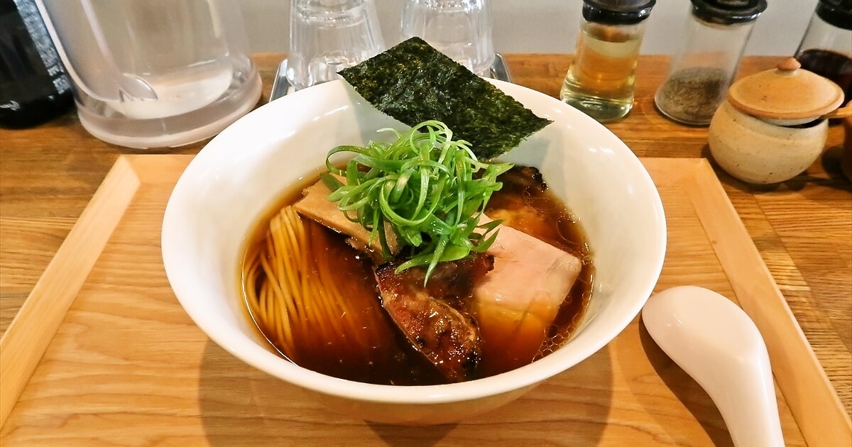 『YOKOKURA STOREHOUSE（ヨコクラ ストアハウス）』醤油ラーメンサムネイル