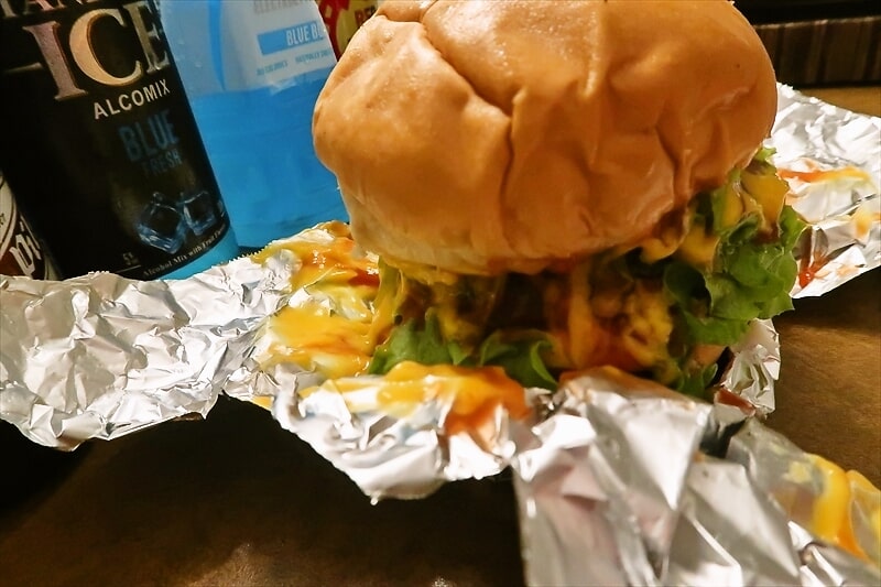 フィリピンのジュースとビール＆ハンバーガー4