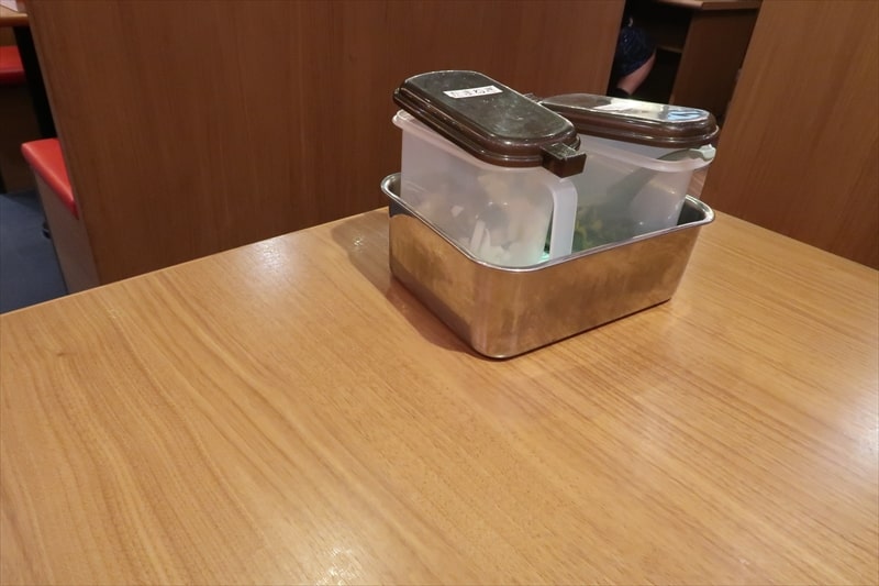 山形県東根市『横浜家系ラーメン 町田商店 東根店』卓上調味料2