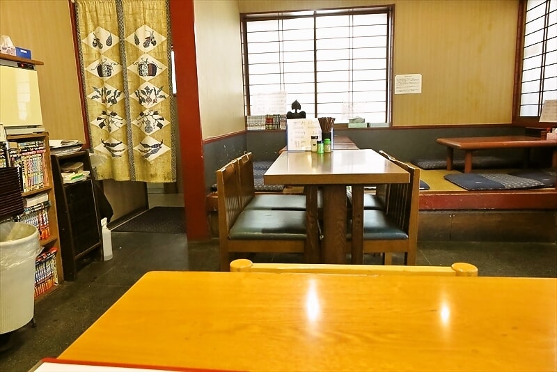 八王子市『そば処 長岡屋（ながおかや）』店内写真