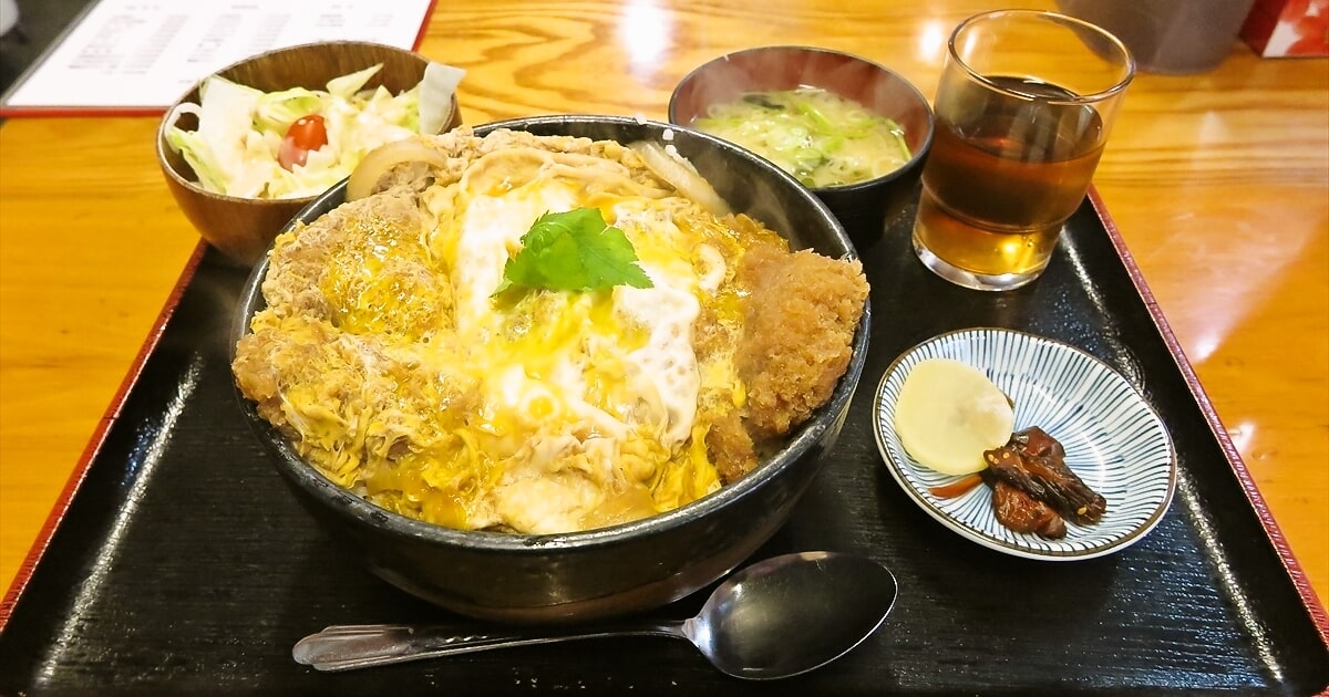 八王子市『そば処 長岡屋（ながおかや）』カツ丼大盛りサムネイル