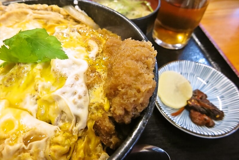 八王子市『そば処 長岡屋（ながおかや）』カツ丼大盛り8