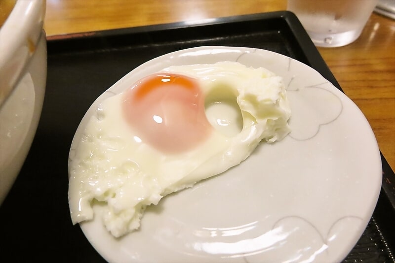 2025年相模原市『淵野辺 大勝軒』ラーメンネギ多め目玉焼き2