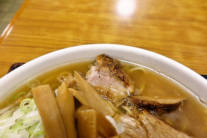 2025年相模原市『淵野辺 大勝軒』ラーメンネギ多め目玉焼き4