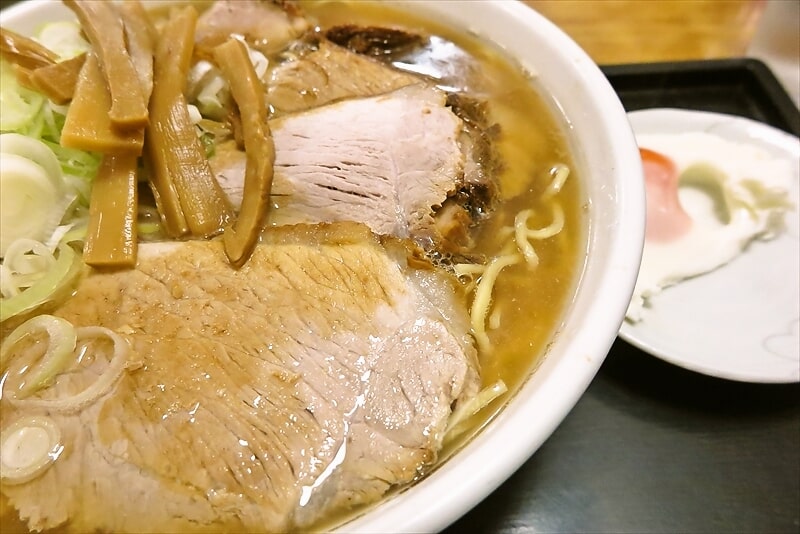 2025年相模原市『淵野辺 大勝軒』ラーメンネギ多め目玉焼き6