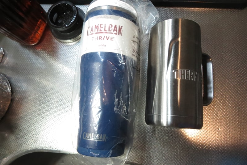 『THRIVE TUMBLER 0.9L（スライヴタンブラー 0.9L）』1