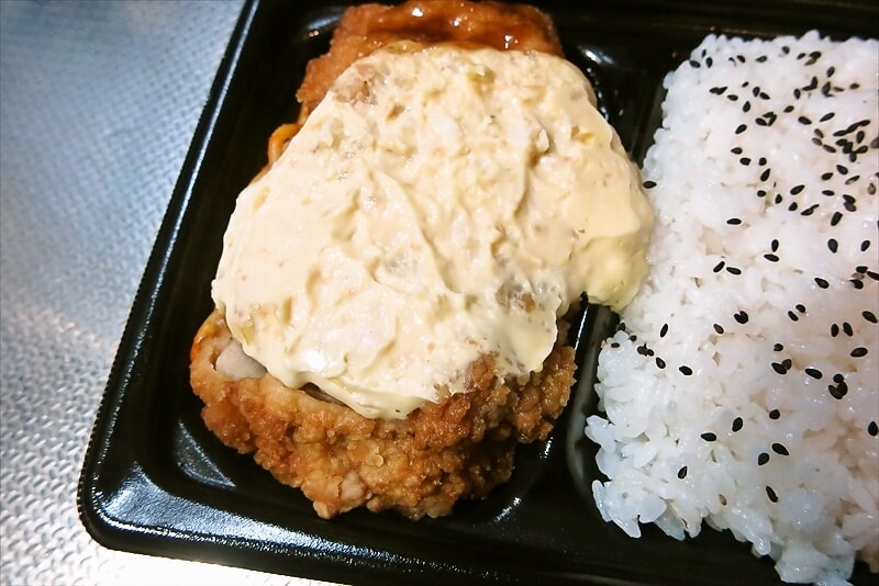 2025年『ローソン』たっぷりタルタルのチキン南蛮弁当10