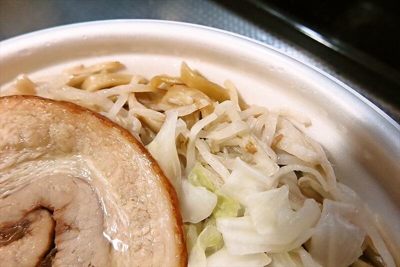 2025年『ローソン』ニンニク入れてます 満腹濃厚豚ラーメン13