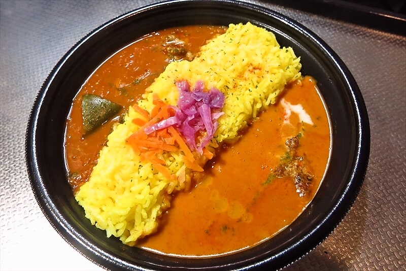 『セブンイレブン』エリックサウス監修あいがけスパイスカレー チキン＆バターチキンカレー8